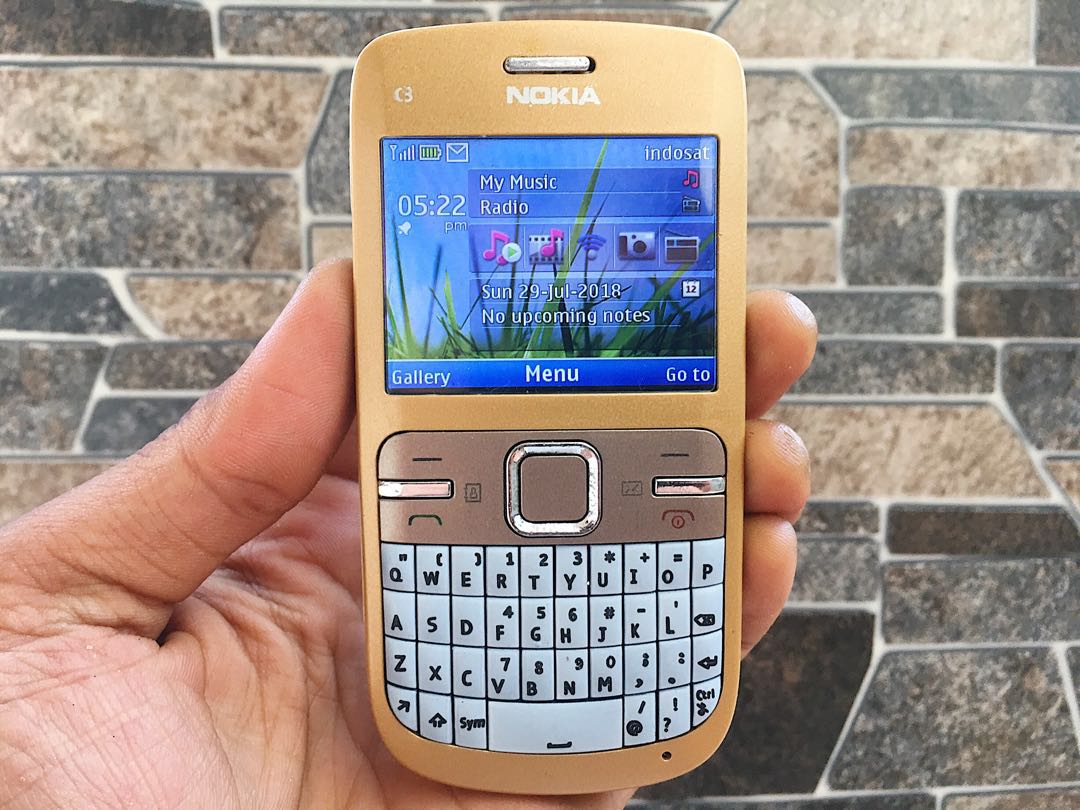 Nokia C3 Gold Normal Hp Jadul Bekas Klasik Kamera Qwerty Handphone Nostalgia, Telepon Seluler & Tablet, Ponsel Android, LG di Carousell