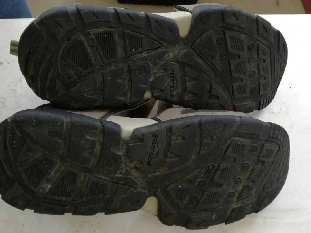 Quechua Sandal, Men's Fashion, Footwear, Flipflops and Slides on Carousell