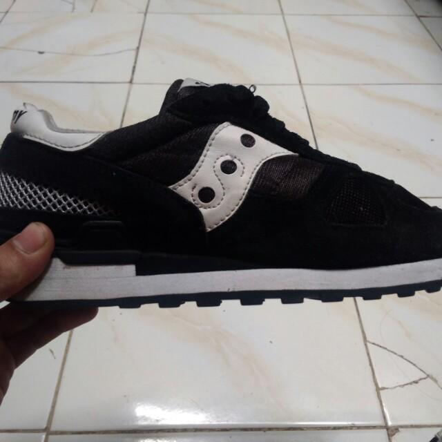 Saucony shoes on sale jakarta