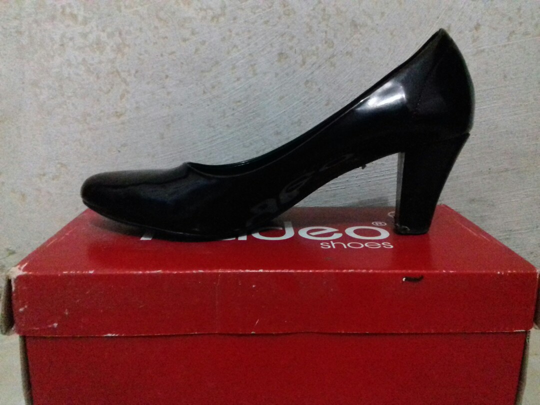 Sepatu Fladeo Hitam Polos Fesyen Wanita Sepatu Di Carousell