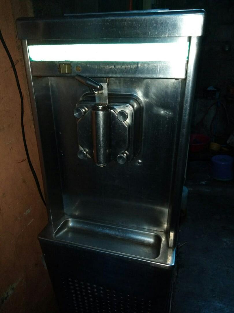 taylor ice cream maker machine, TV & Home Appliances, Kitchen