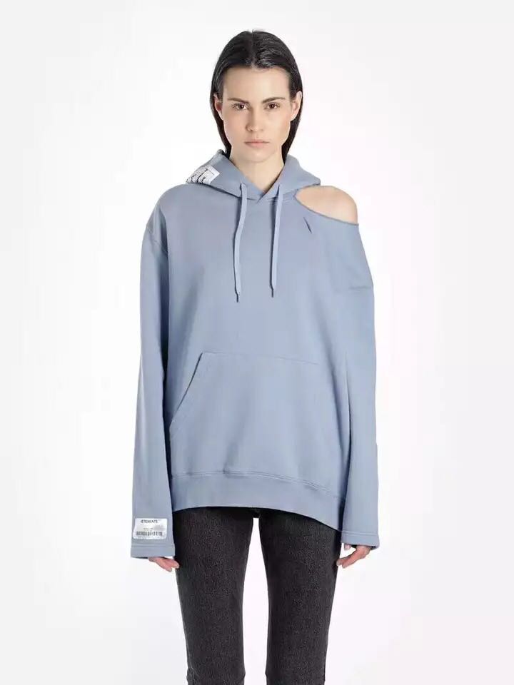 Vetements open clearance shoulder hoodie