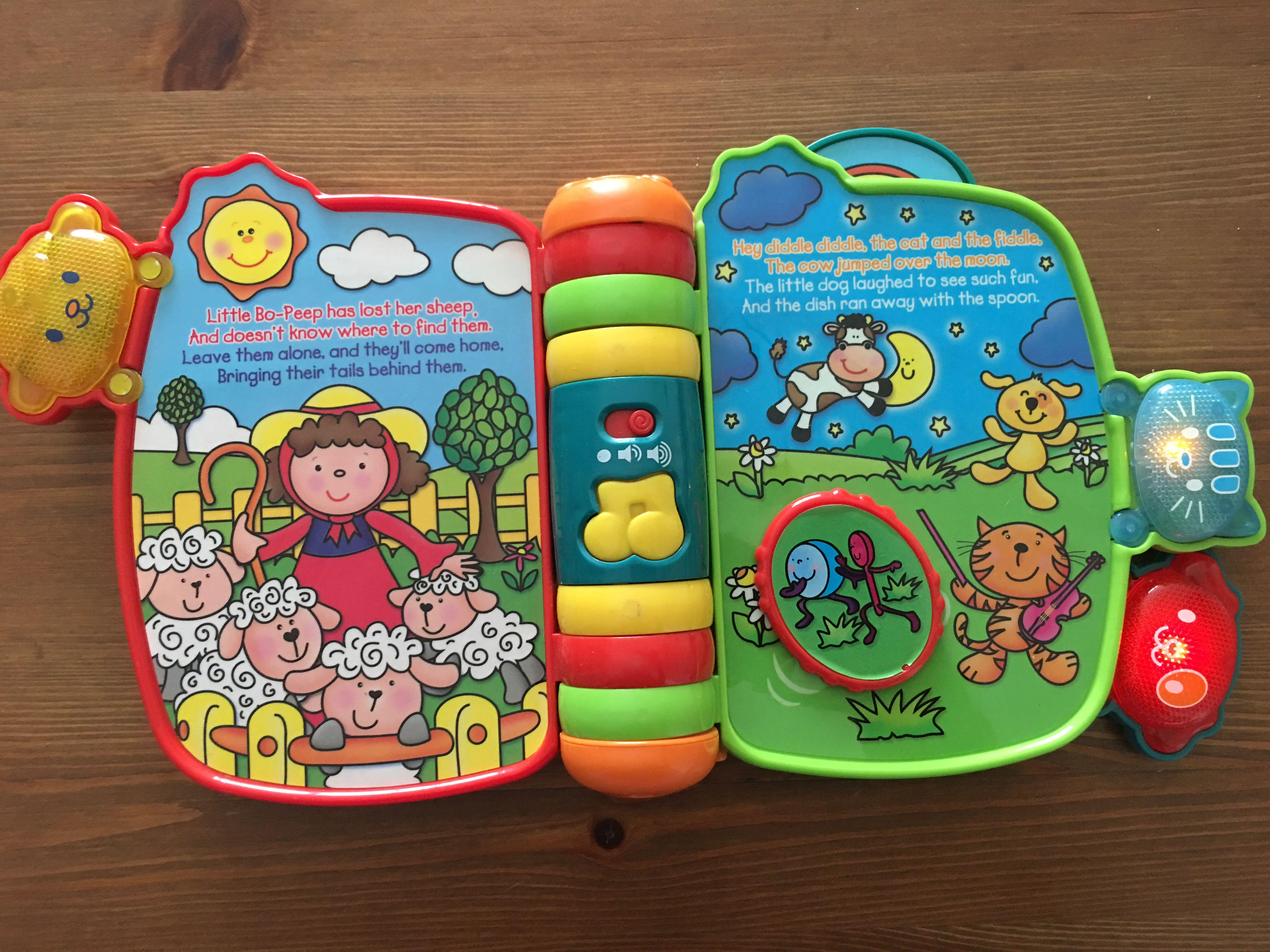 VTECH ANIMAL FRIENDS NURSERY RHYMES BOOK (USA), Toys & Games, Bricks