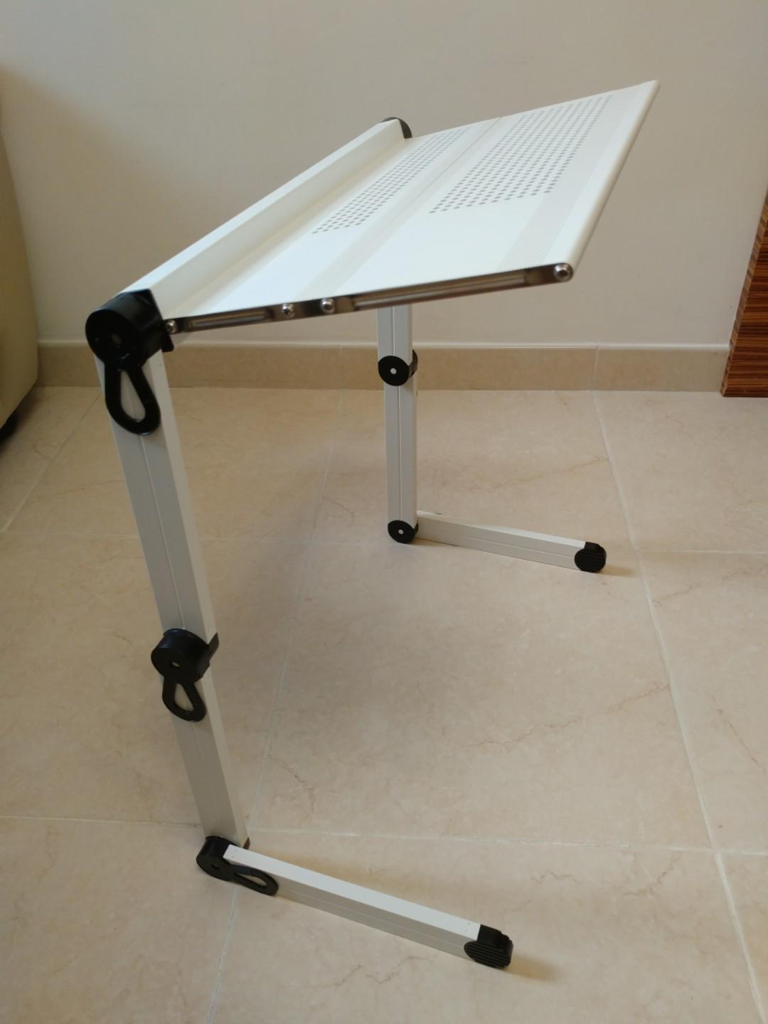 Yiyo laptop sales desk