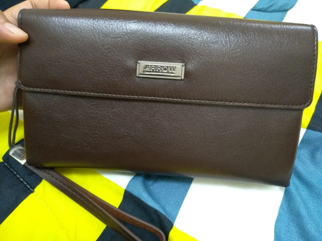 Beg Tangan Lelaki Jenama Arrow Yang Berminat Cpt Msj Everything Else Others On Carousell