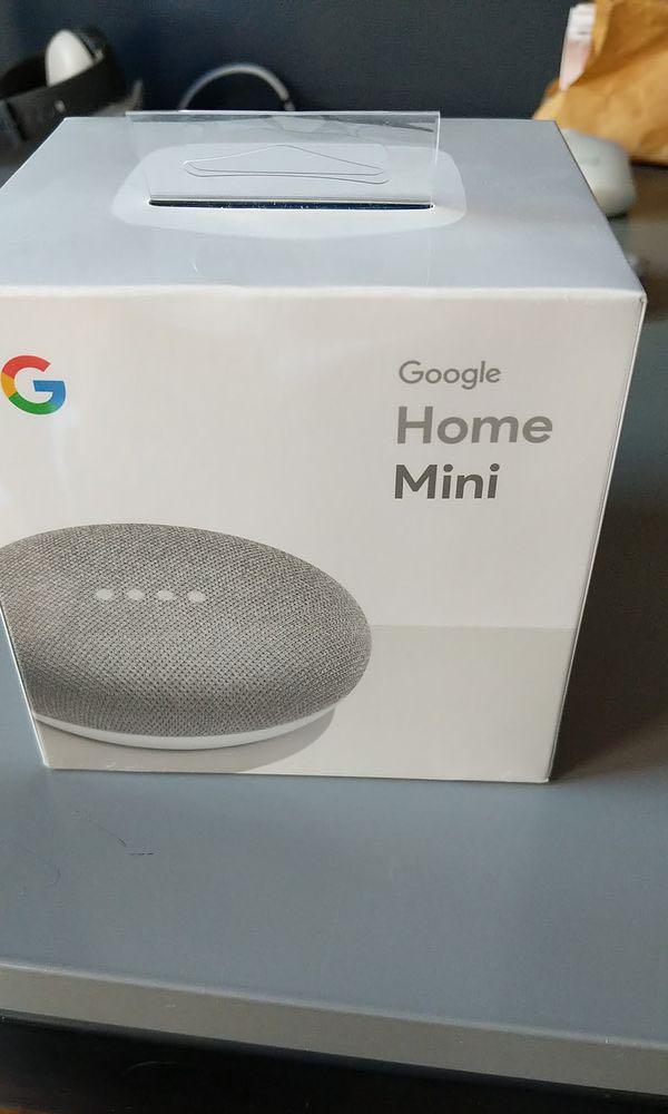 google home mini light on