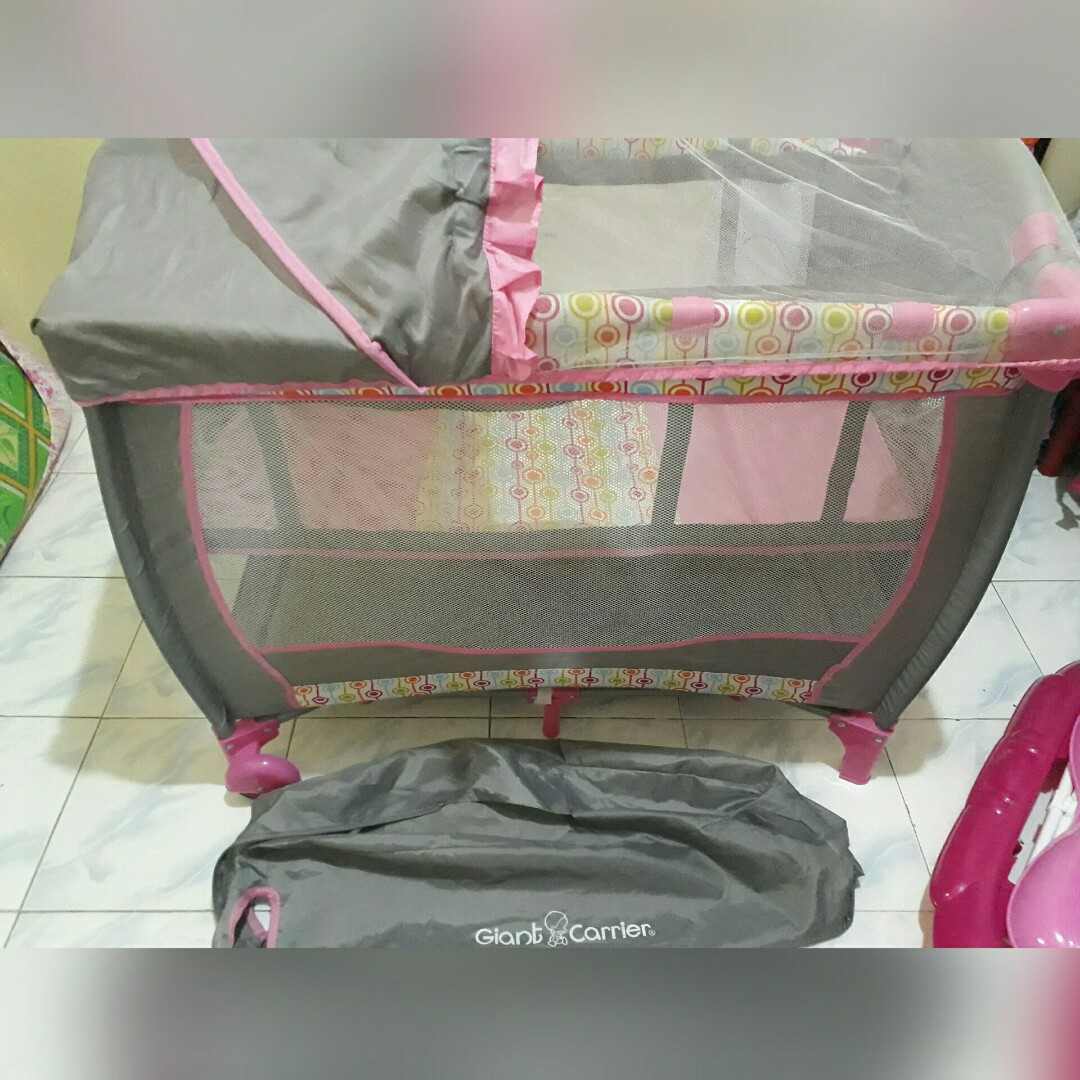 giant carrier crib pink