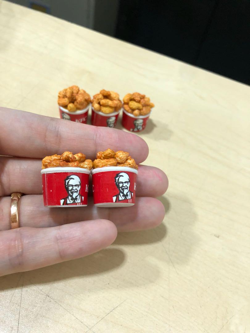 Handmade Miniature Kfc Fried Chicken In Buckets 6 Each Food Drinks Local Eats On Carousell