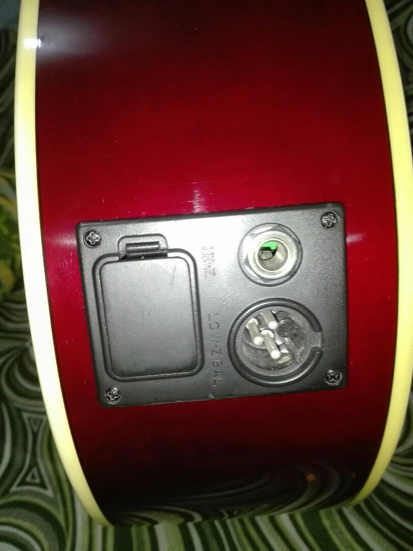 LYRIC GUITAR NASHVILLE SERIES w/ builtin tuner (Inclusion Guitar Bag