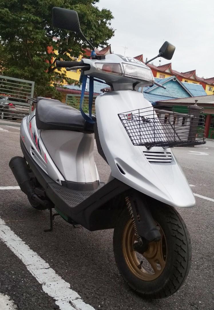 SCOOTER SUZUKI V100 2 STROKE Motorbikes on Carousell