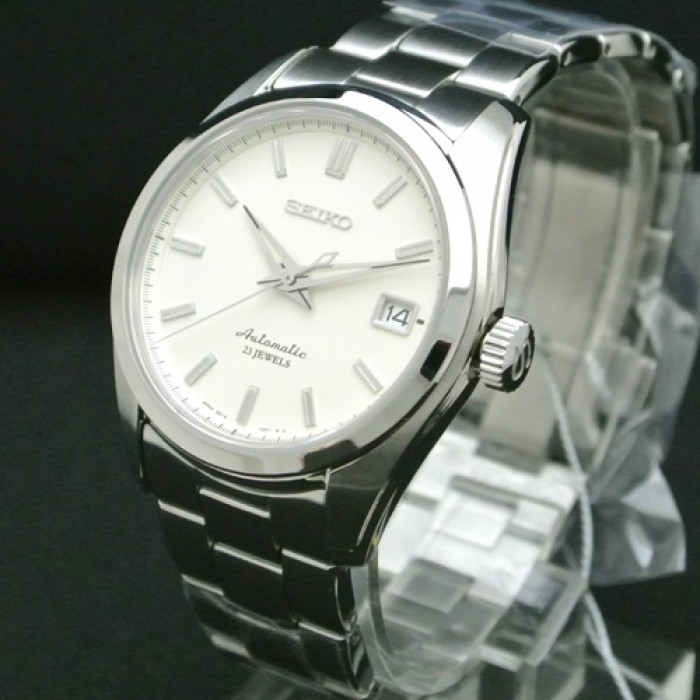 Seiko SARB035 Cream White Dial Automatic Dress Watch, 38mm Sapphire Crystal  Case like SARB033 SARB017 SARB035J, Men's Fashion, Watches & Accessories,  Watches on Carousell