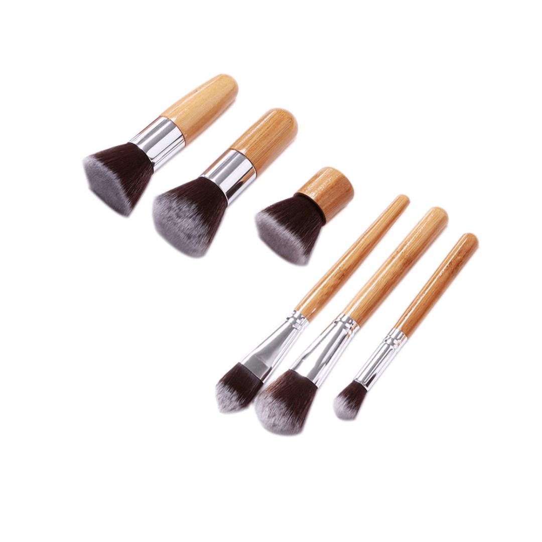 Makeup brushes (Category: Makeup) located in Singapore. Submitted by cloud_nine9 (Listing ID 182368015, Image 2). Description: .
