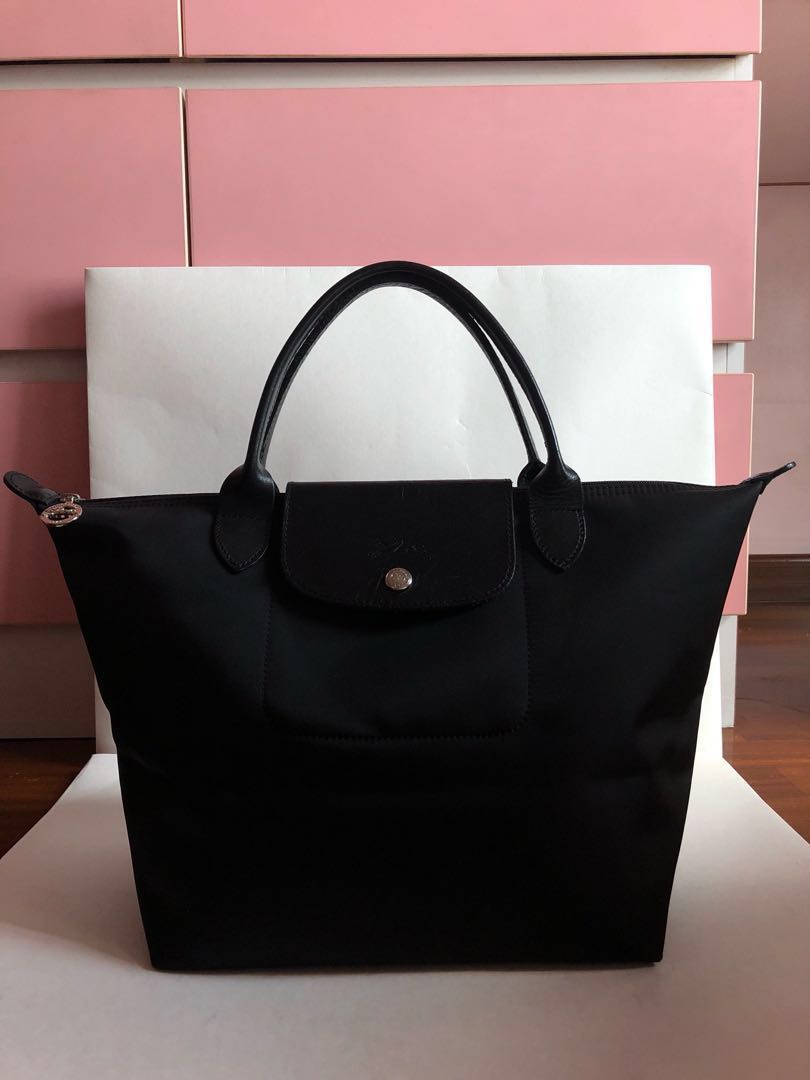 👜 Longchamp Planetes Medium Black Short 