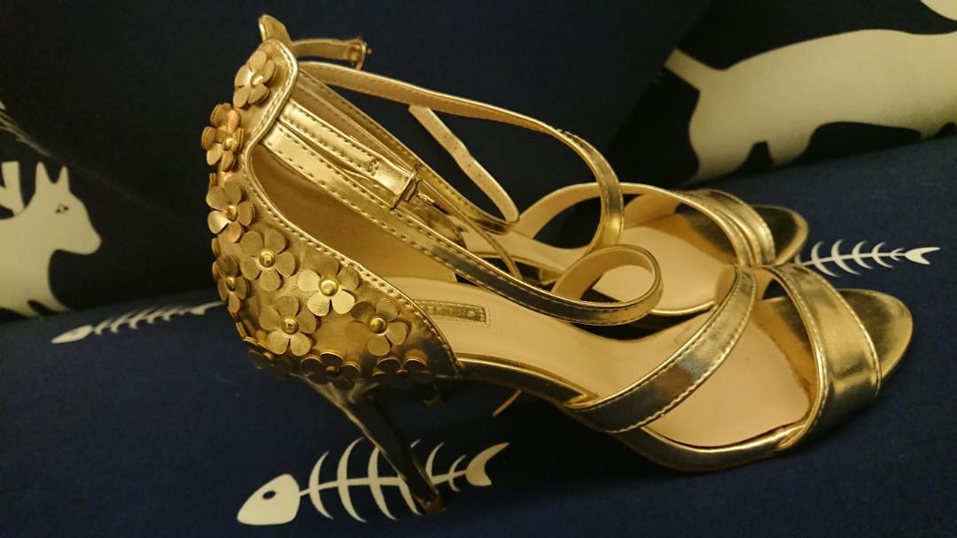 gold flower heels