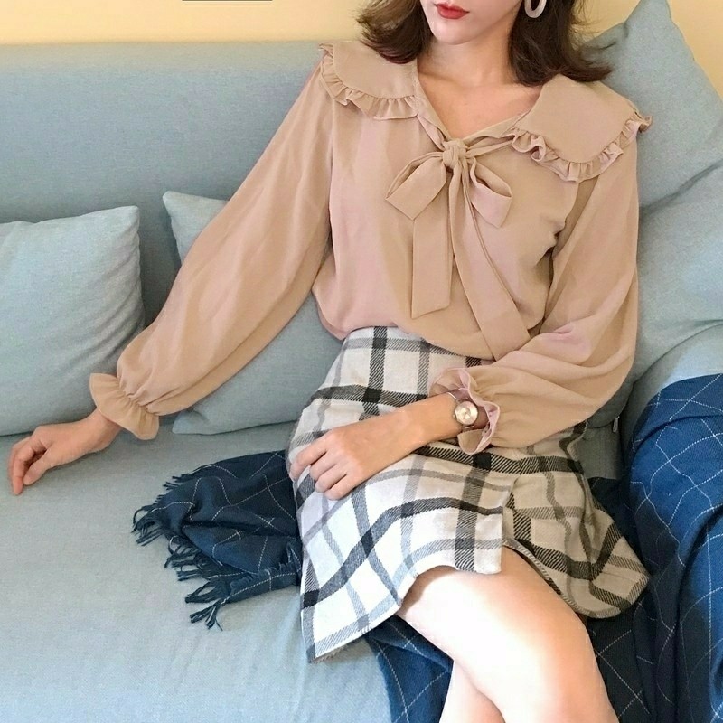 Ec Sellia Blouse Putih L Atasan Fashion Baju Blouse Kantor Baju Kerja Wanita Fesyen Wanita Pakaian Wanita Atasan On Carousell