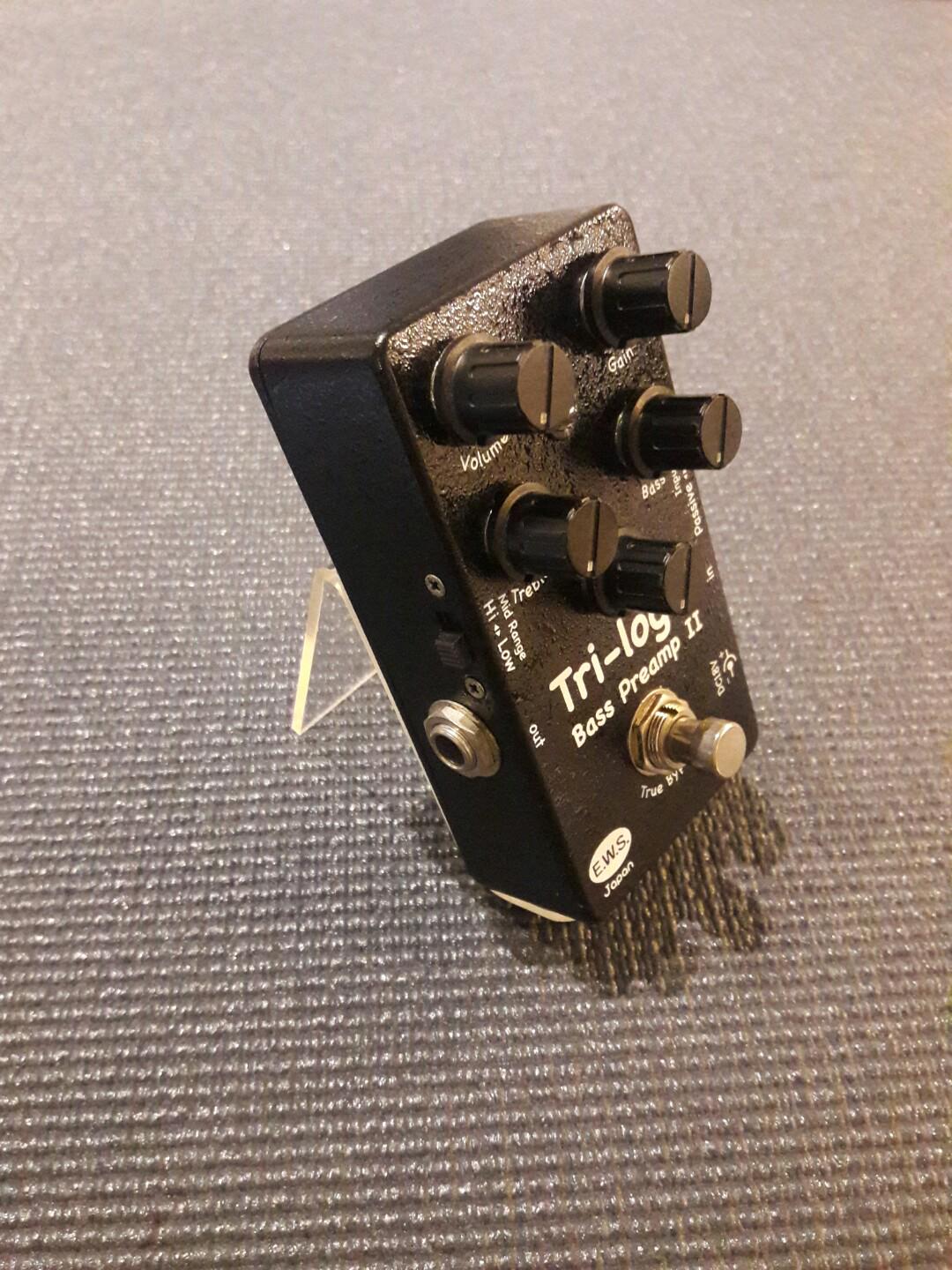 E.W.S. Japan Trilogic Bass Preamp II Effect Pedal, Hobbies & Toys