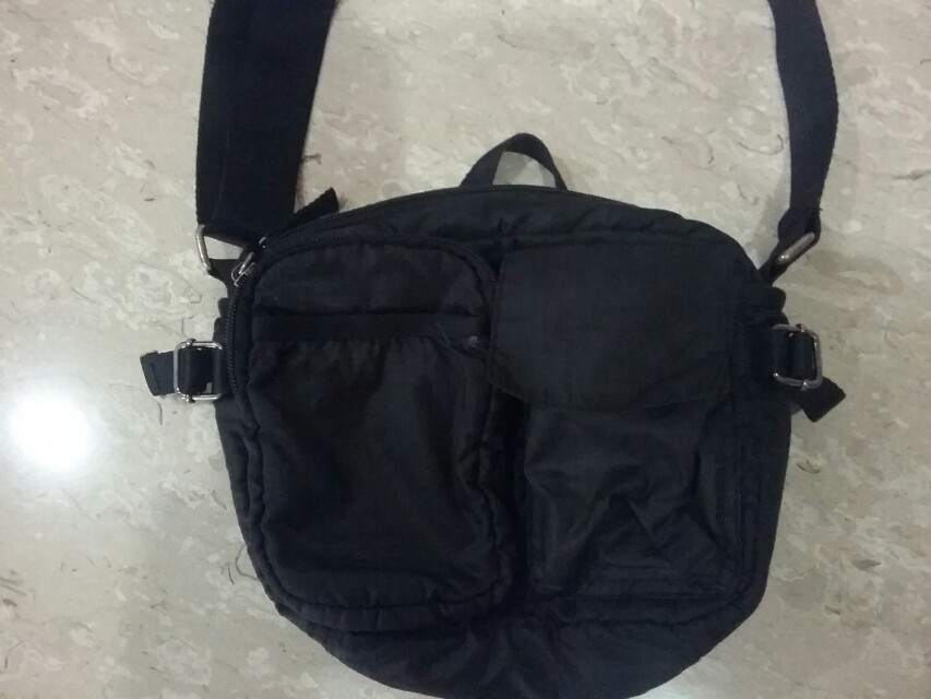 giordano sling bag