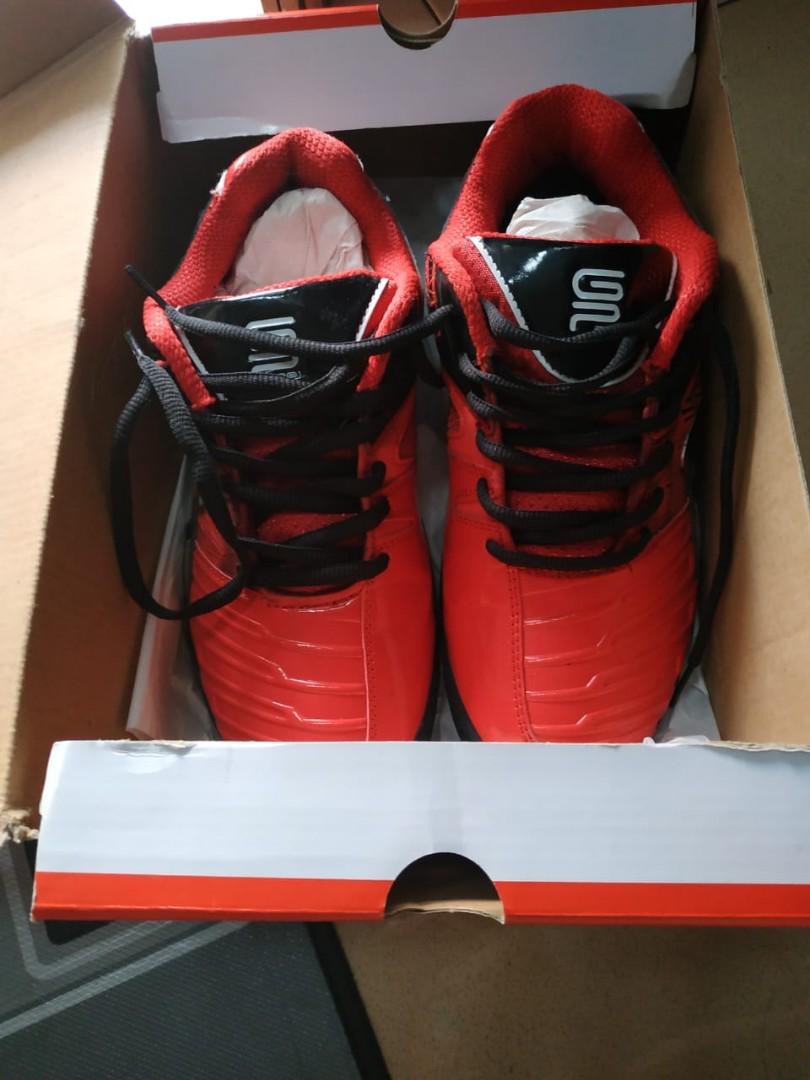 Jual Cepat Sepatu Badminton Hiqua Original Fesyen Pria Sepatu Di Carousell