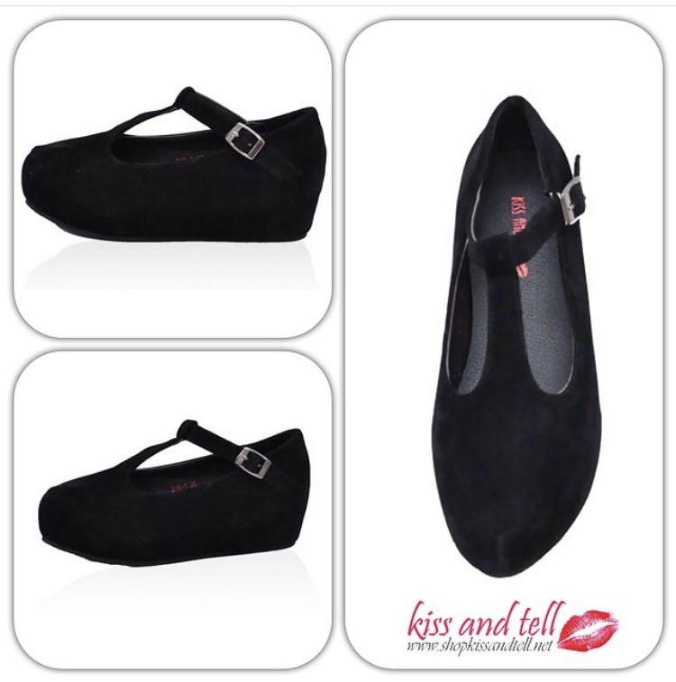 Kiss and tell shoes