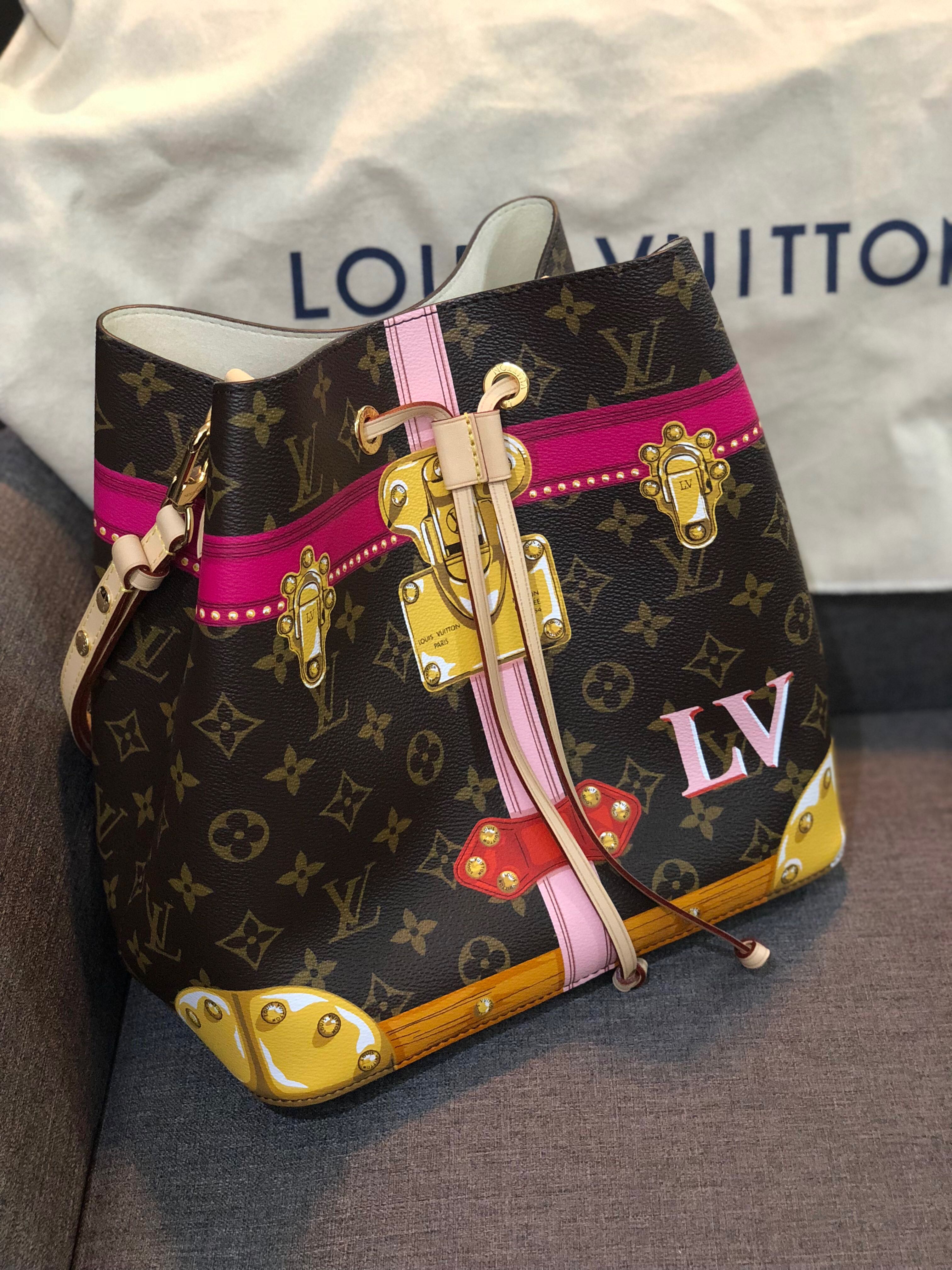 Shop Louis Vuitton NEONOE Casual Style Street Style Logo Shoulder Bags  (M22985) by ラブラdoodle