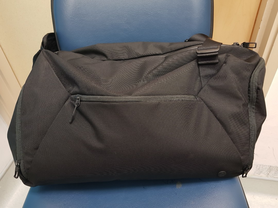 Lululemon gym bag, Men's Fashion, Activewear on Carousell