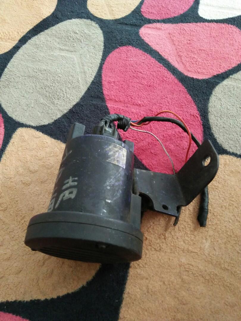 Speaker Reverse (Category: Auto Accessories) located in Johor Bahru. Submitted by shawal4959 (Listing ID 182500570, Image 2). Description: Speaker reverse cakap jepon Condition halfcut.