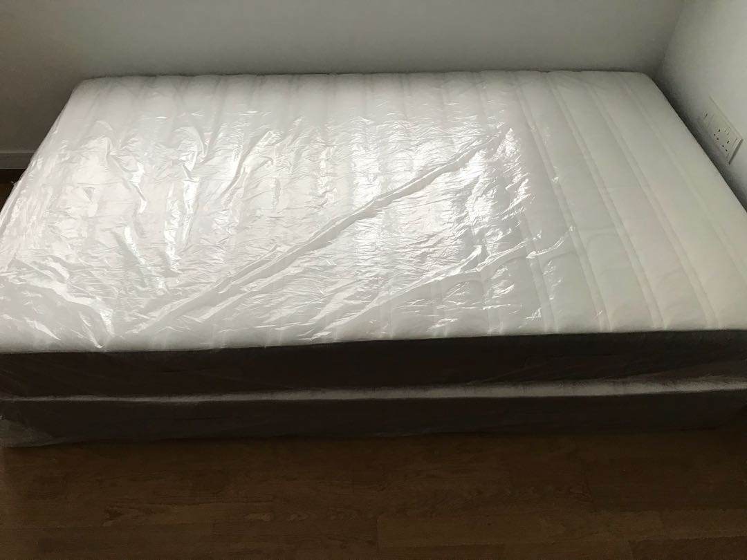 plastic wrap for bed