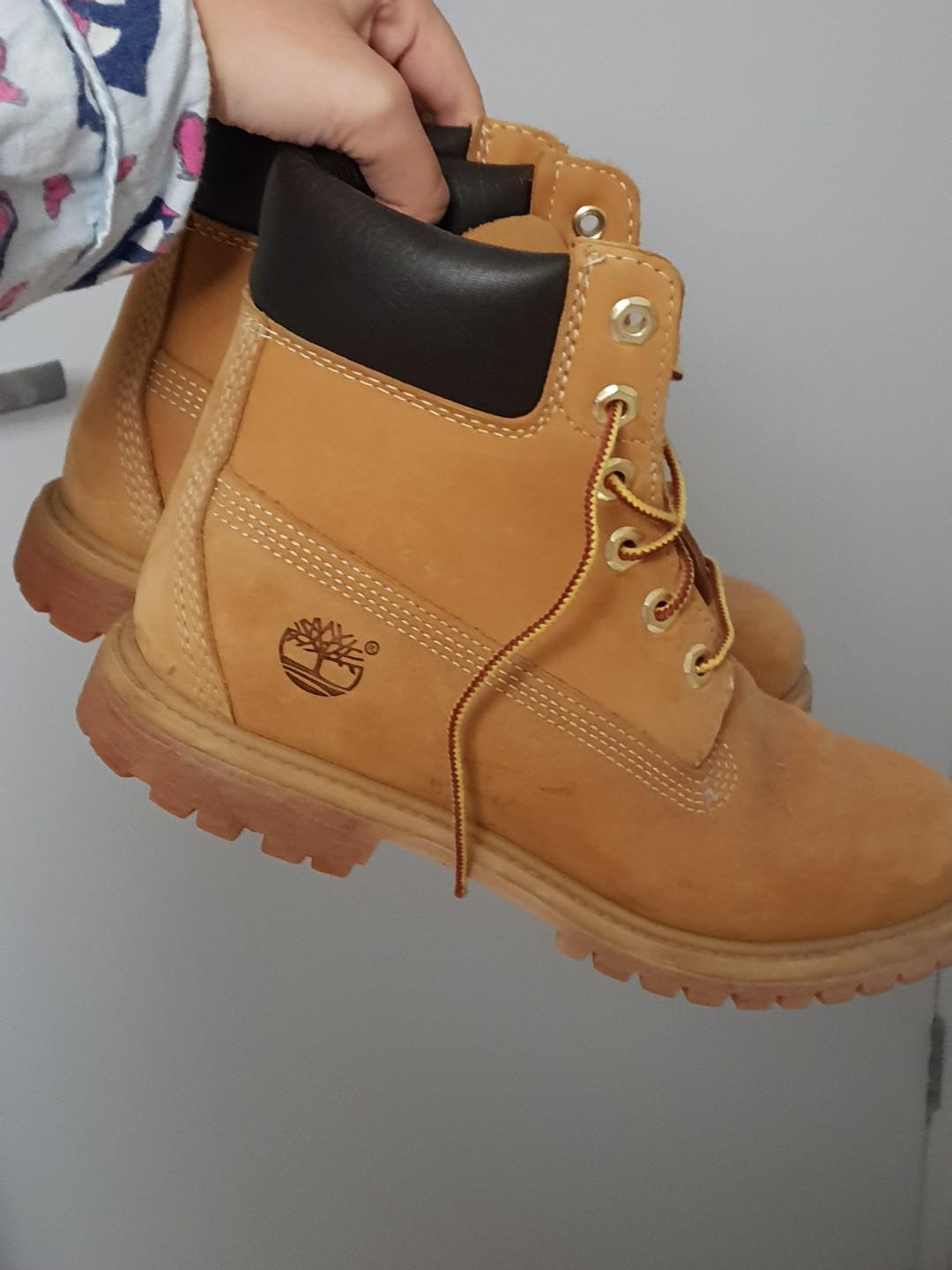 Places near me discount that sell work boots