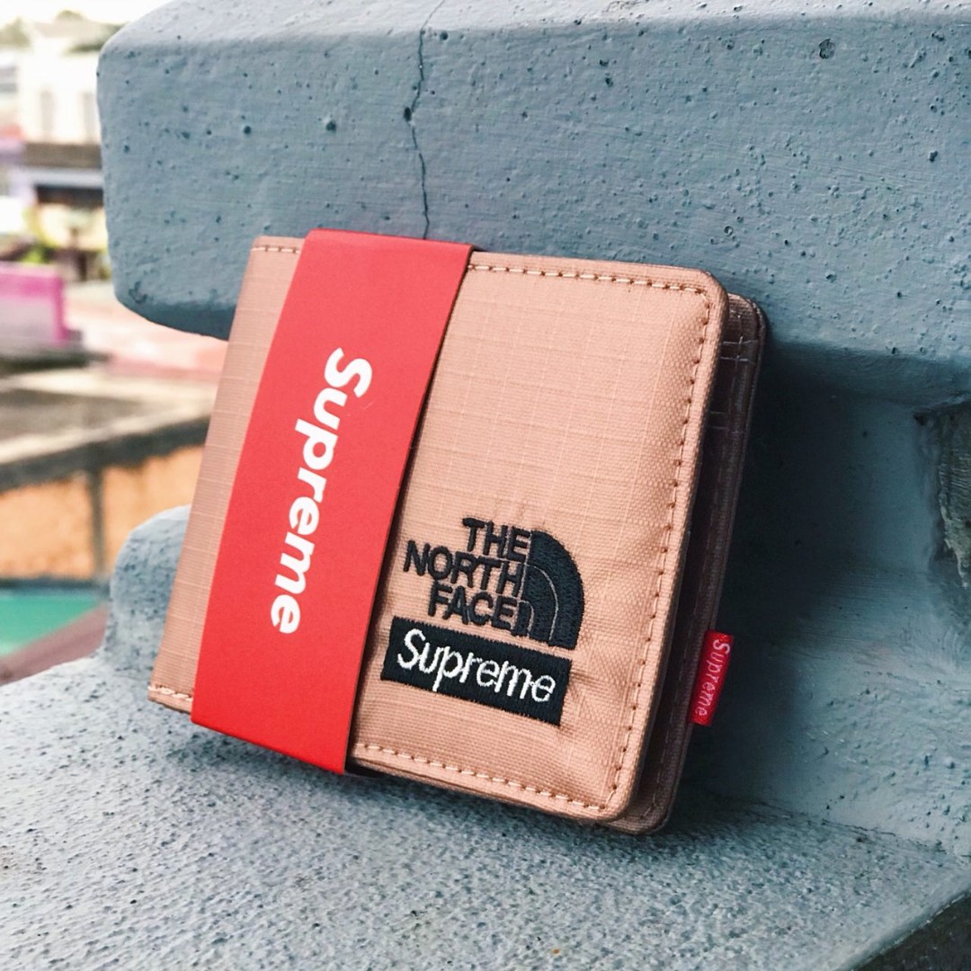 Supreme x shop tnf wallet
