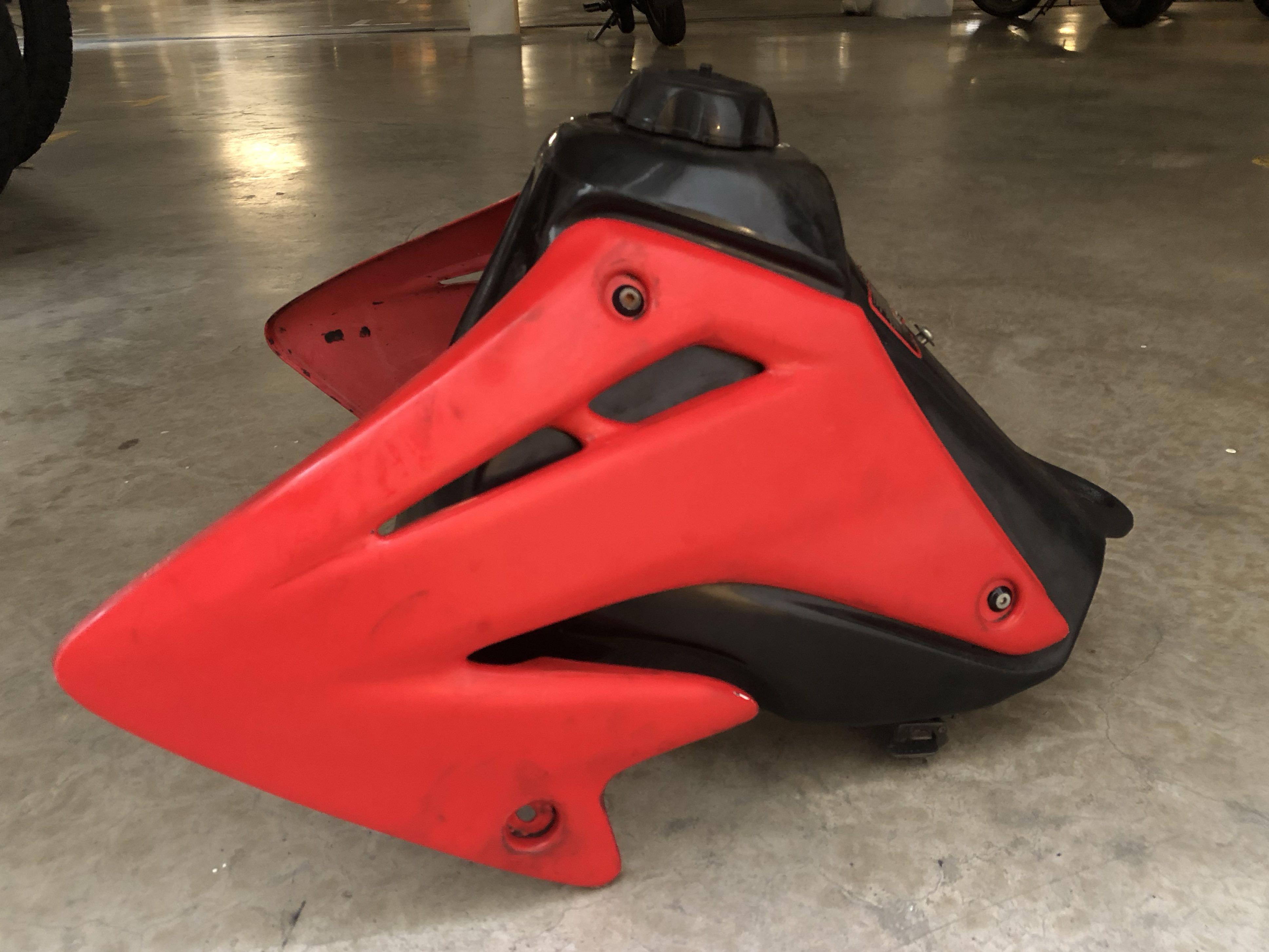 Xr400 2024 gas tank