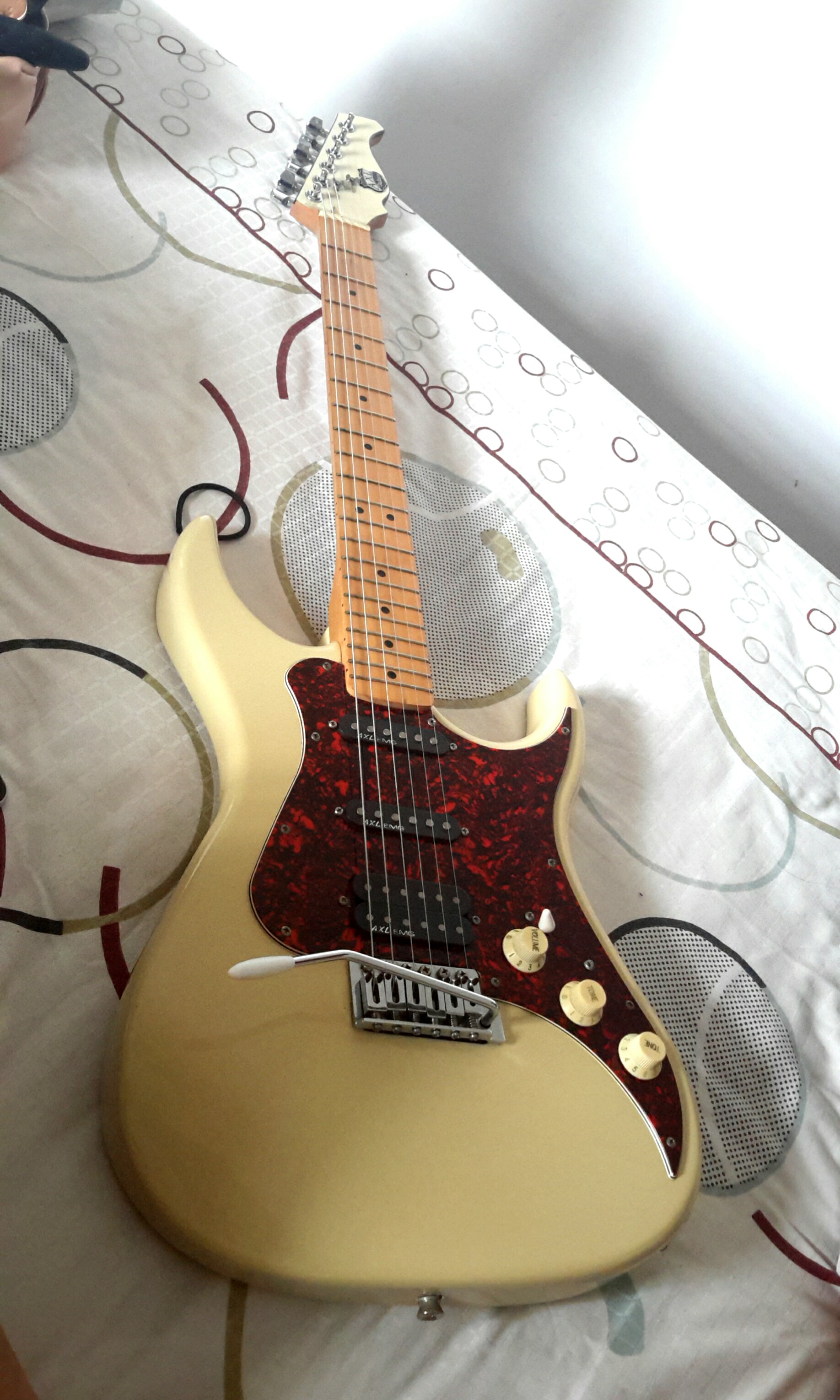 Axl electric guitar deals price