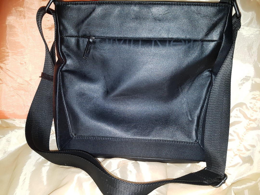 calvin klein messenger bag women's