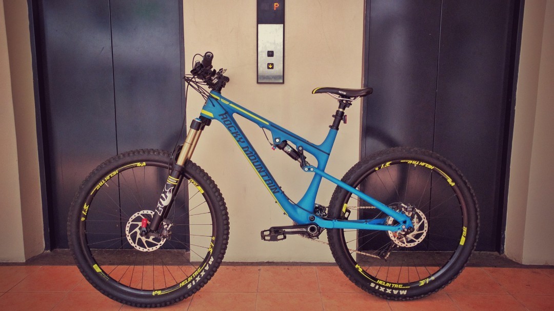 rocky mountain downhill bike