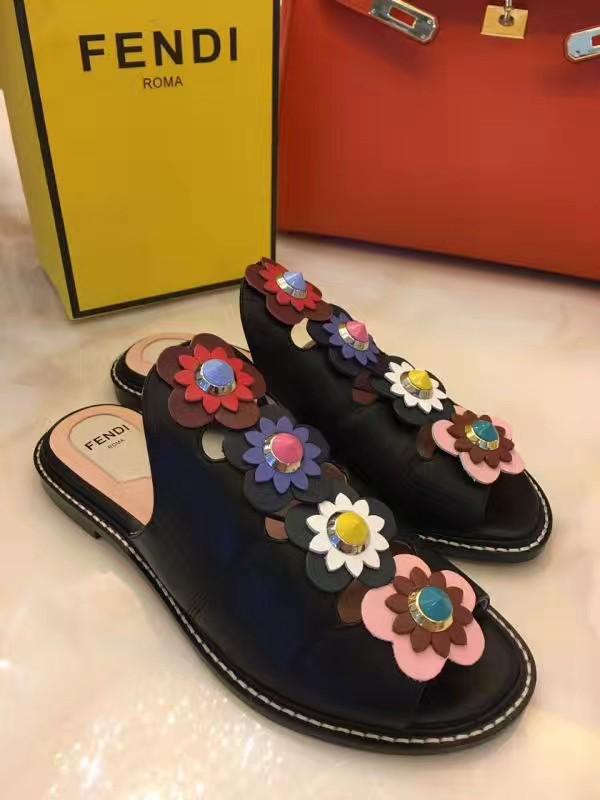 Fendi deals sandals 2018