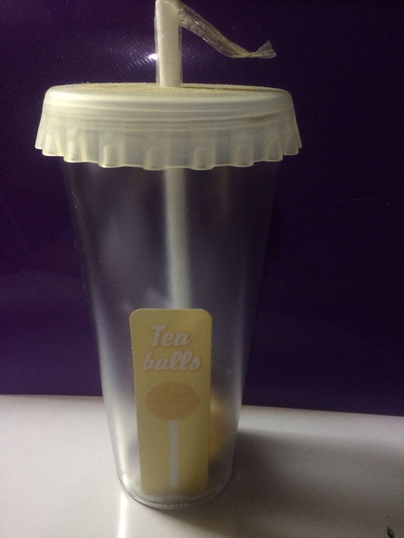 miniso tumbler with straw