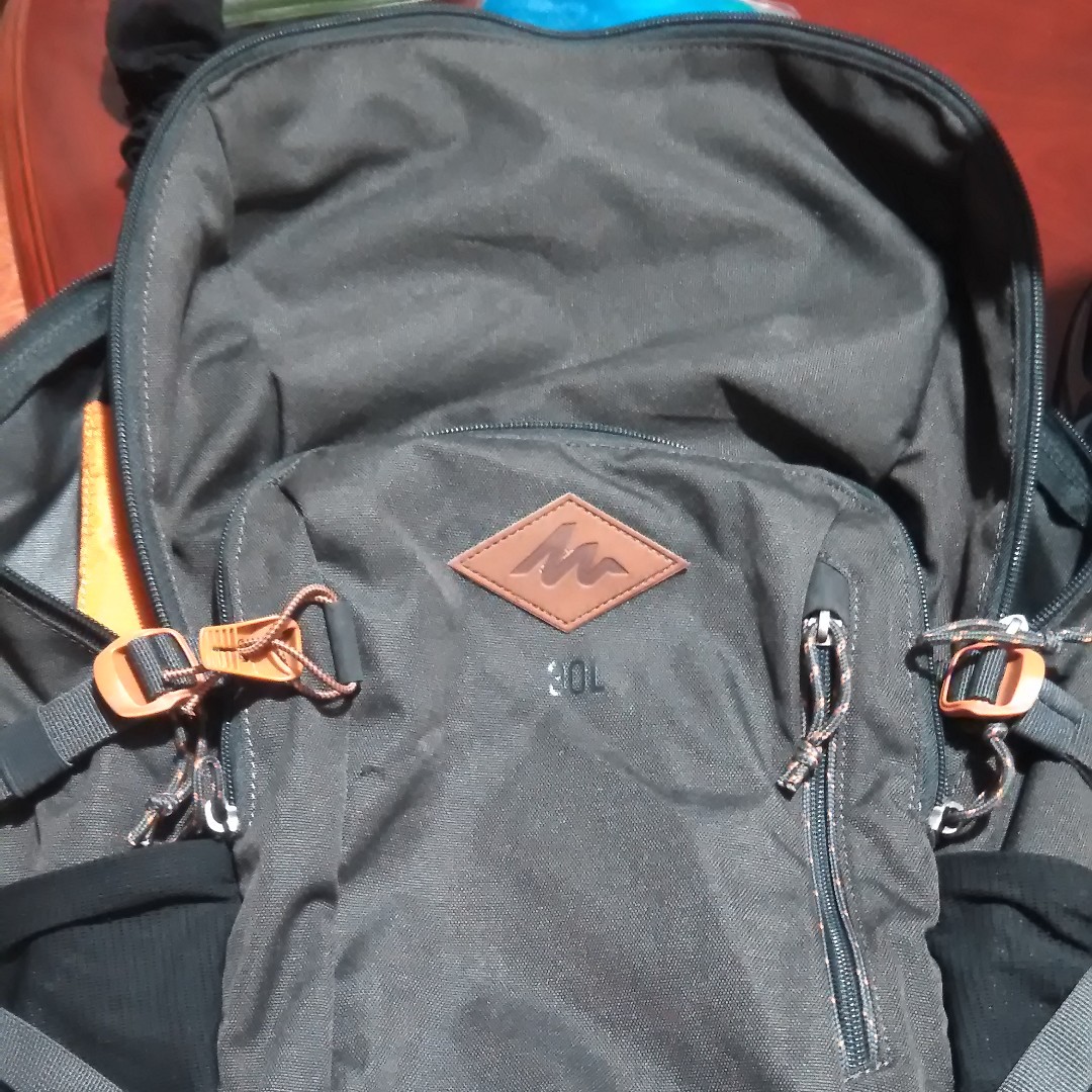 Quechua escape 30l clearance