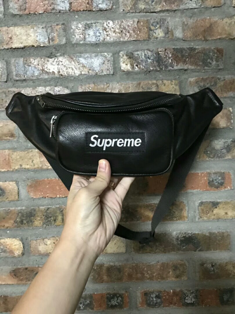 10回ほど使用しています【美品】SUPREME 17SS Leather West Bag