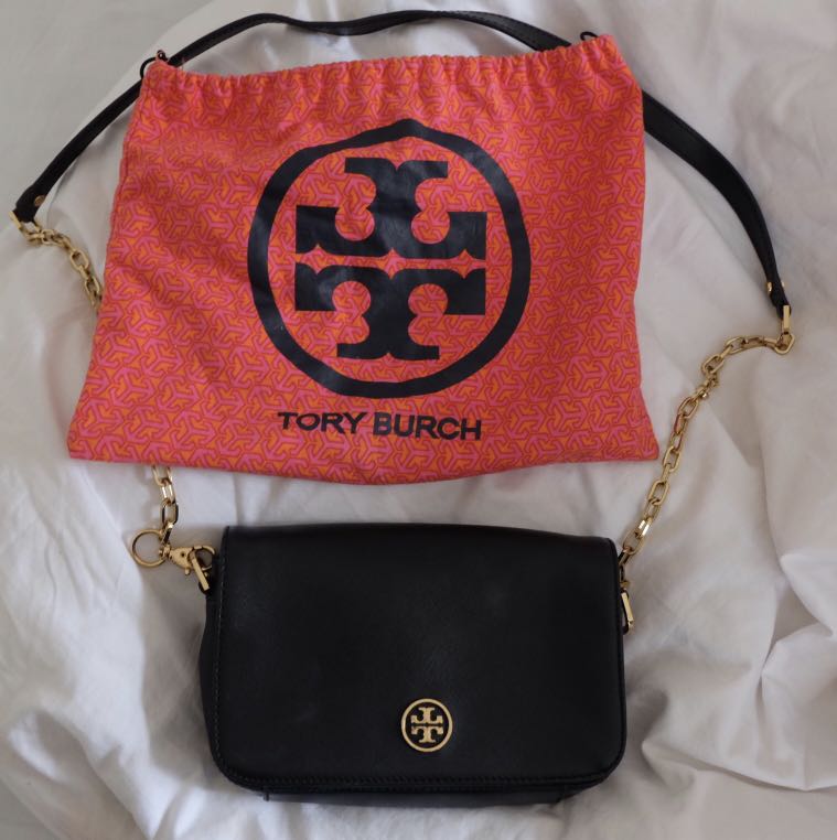 Tory Burch - Robinson Chain Mini Black Leather Cross Body Bag, Barang  Mewah, Tas & Dompet di Carousell