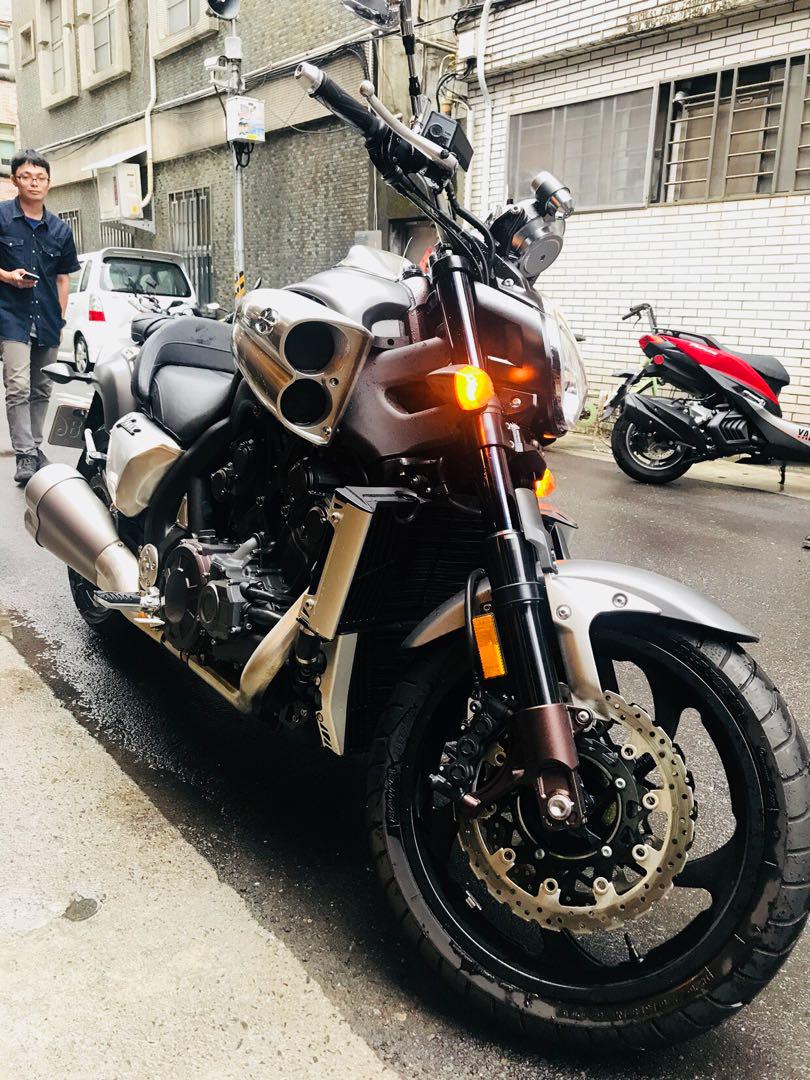 16年yamaha 大魔vmax 1700 Abs 只跑八千多公里可分期免頭款可換車 機車 重機在旋轉拍賣