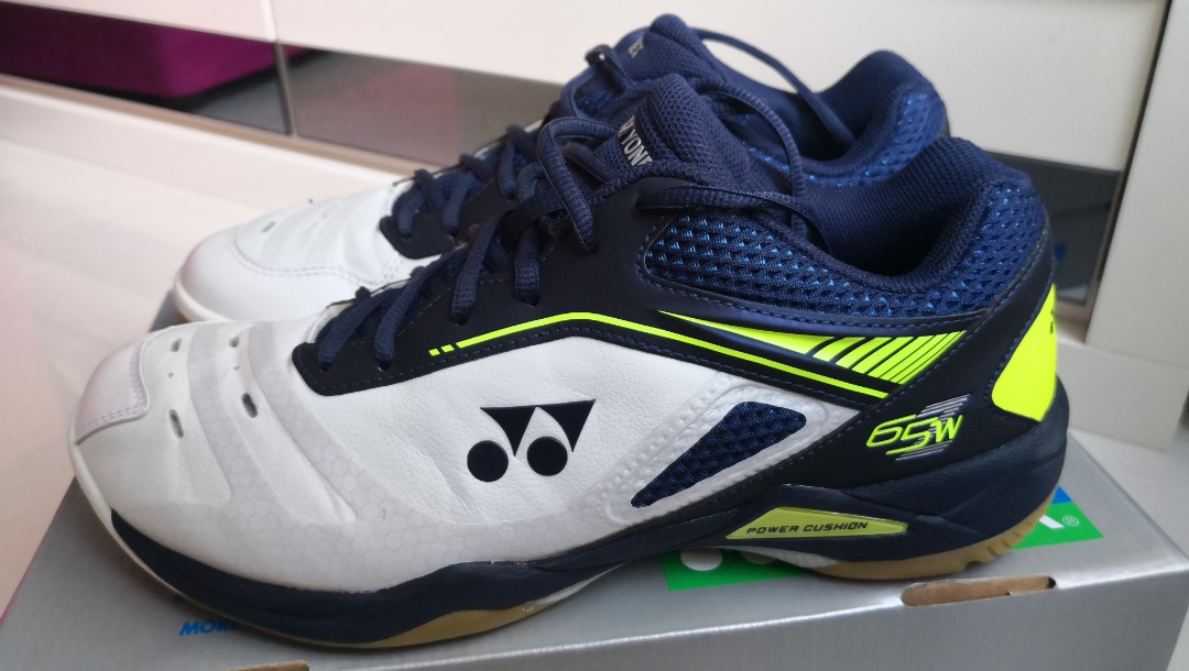 95 new Yonex SHB 65ZW Size 42. 27cm Carousell