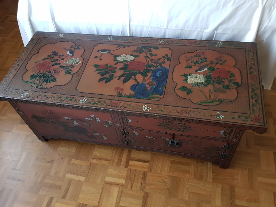 Antique wooden chest / Furniture & Home Living, Furniture