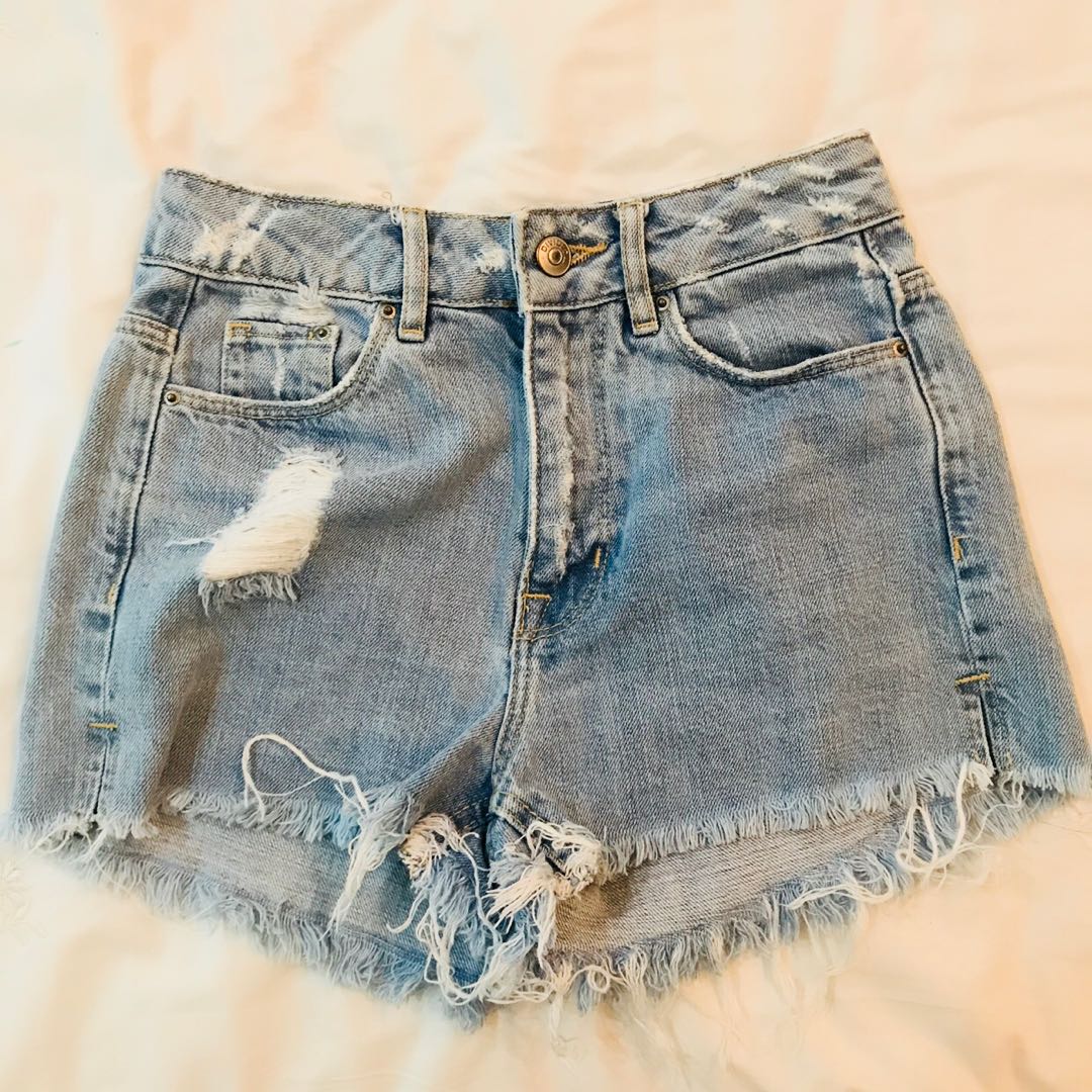 h&m ripped denim shorts