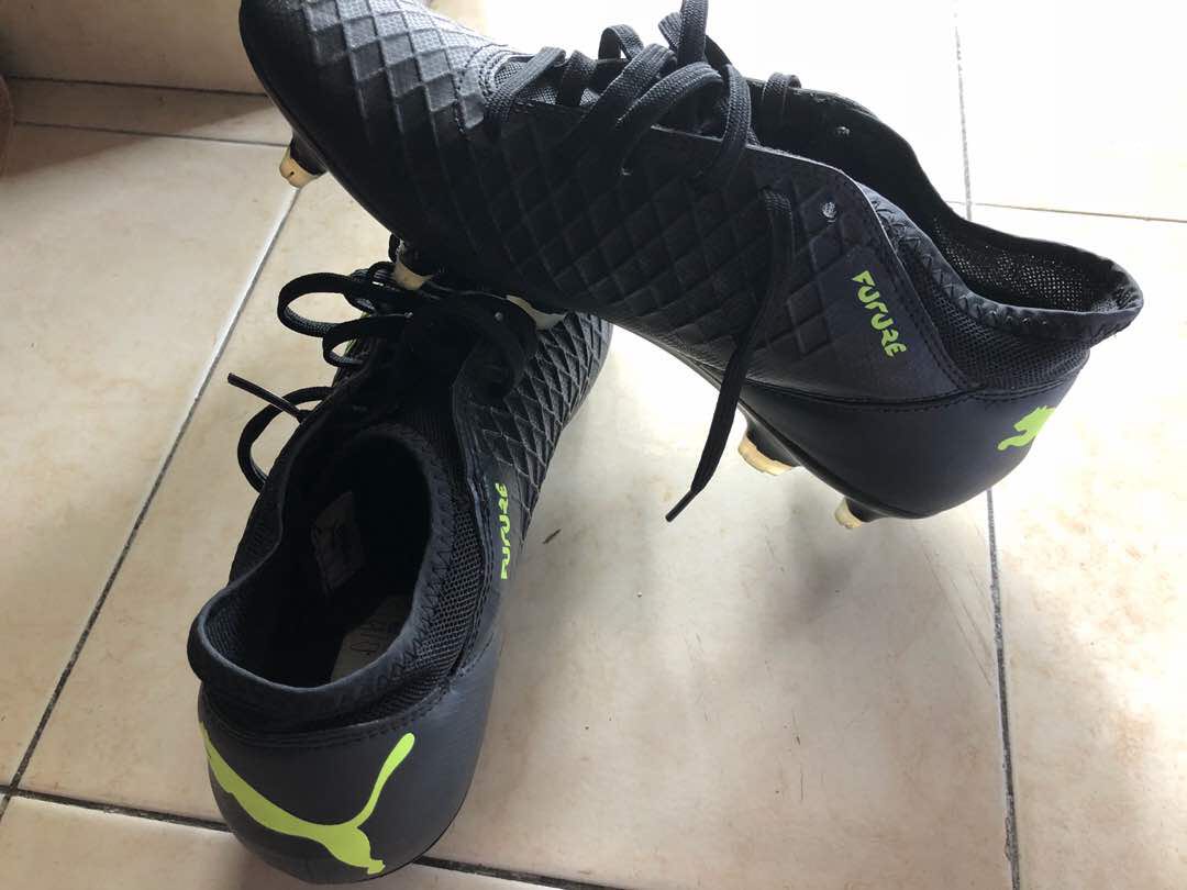 Kasut bola Puma, Men's Fashion 
