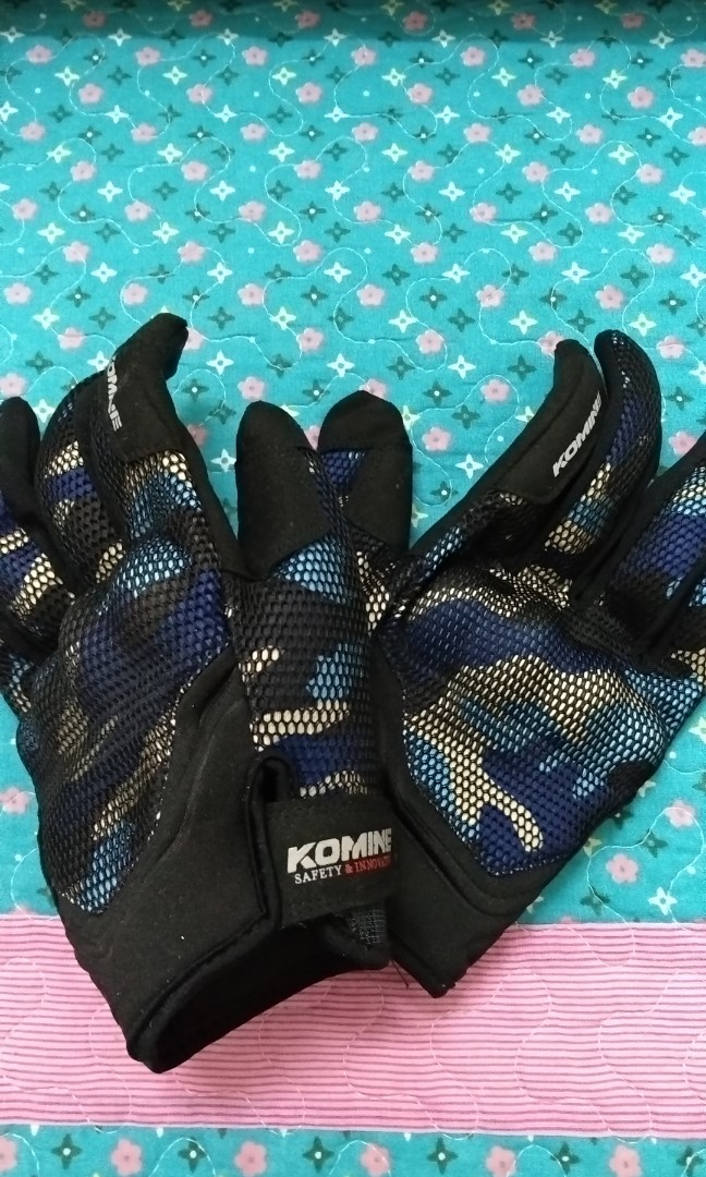 Komine glove, Men's Fashion, Watches & Accessories, Gloves on Carousell