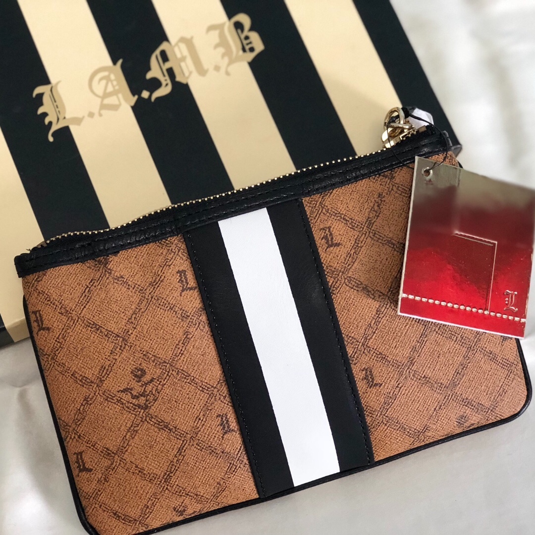 Lamb purses hotsell by gwen stefani