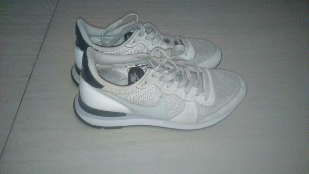 nike internationalist 6.5