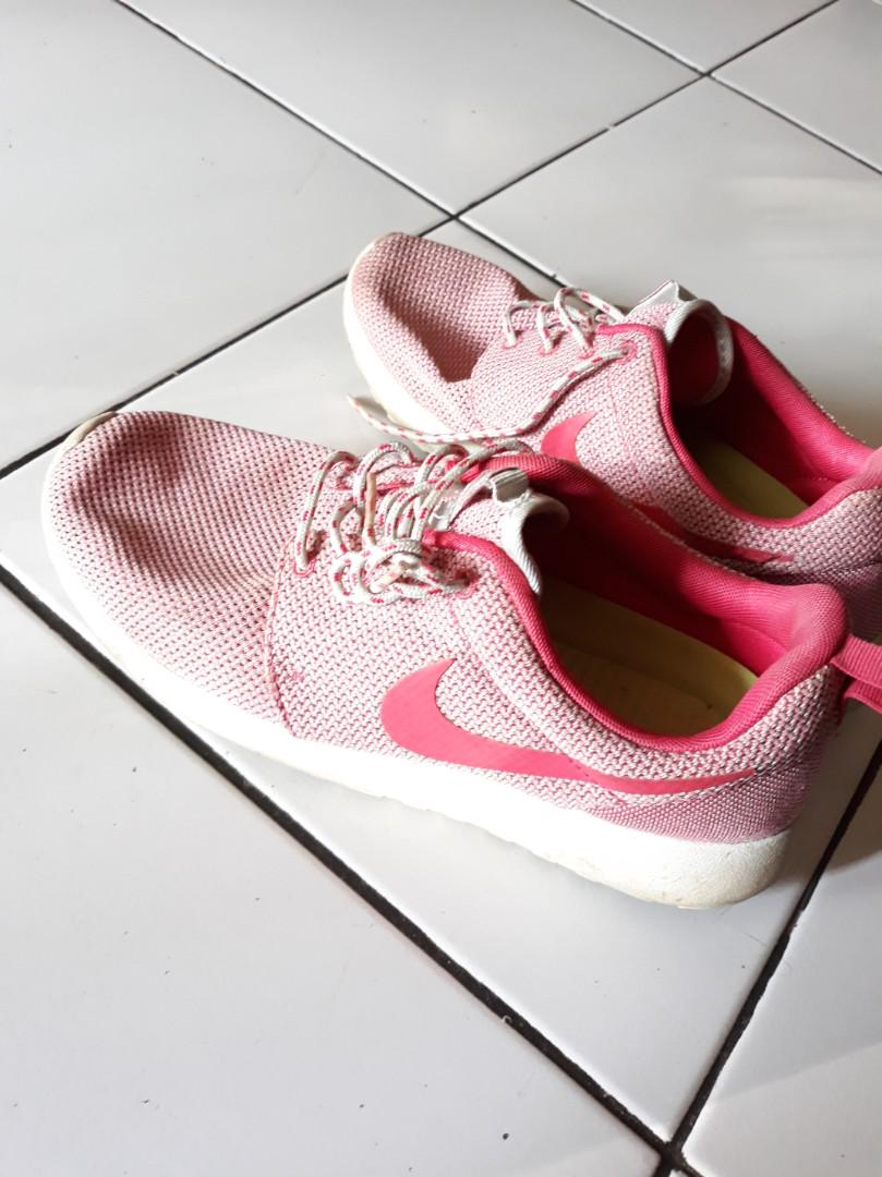 roshe run pink