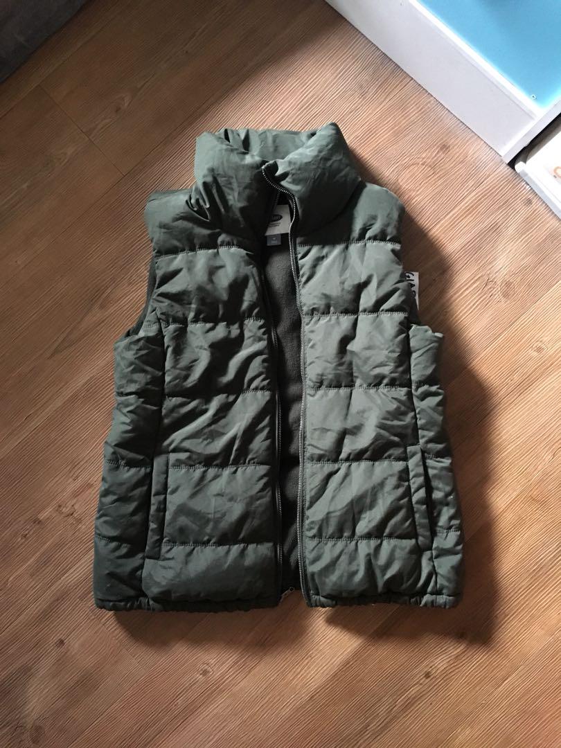 Old Navy Sleeveless Puffer Jacket Men S Fashion Clothes Outerwear On Carousell