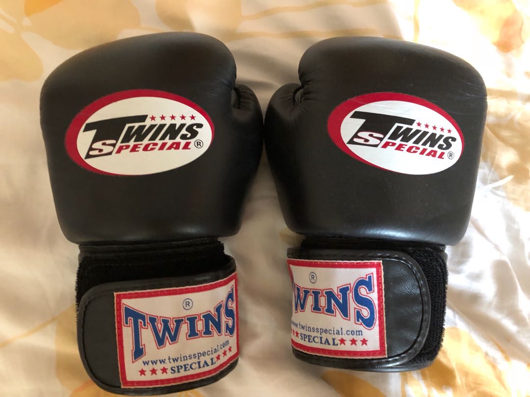 Twins Boxing Gloves 8oz, Sports Equipment, Sports & Games, Water Sports
