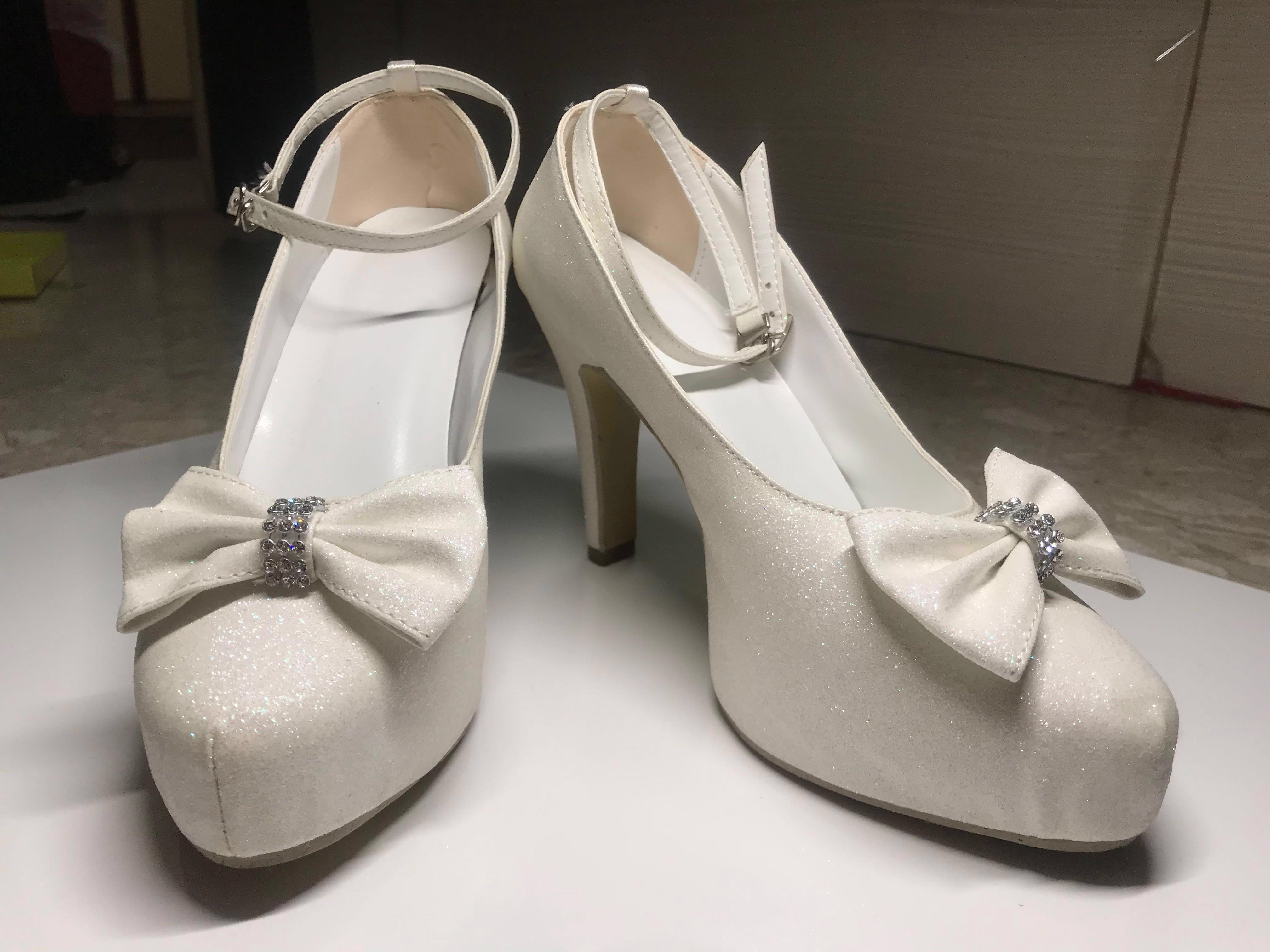 white heeled shoes size 6